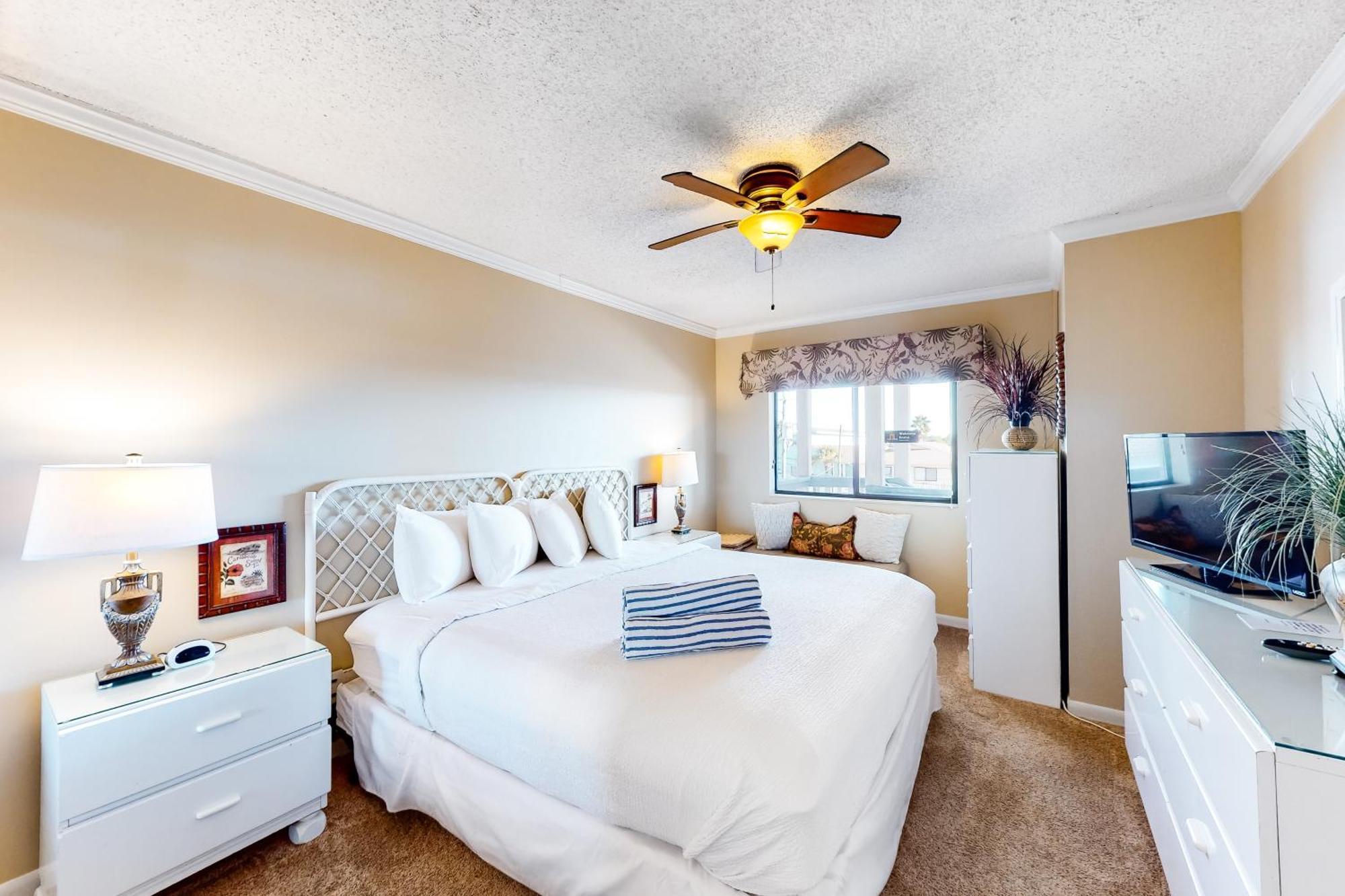 The Whispering Seas Apartment Panama City Beach Room photo